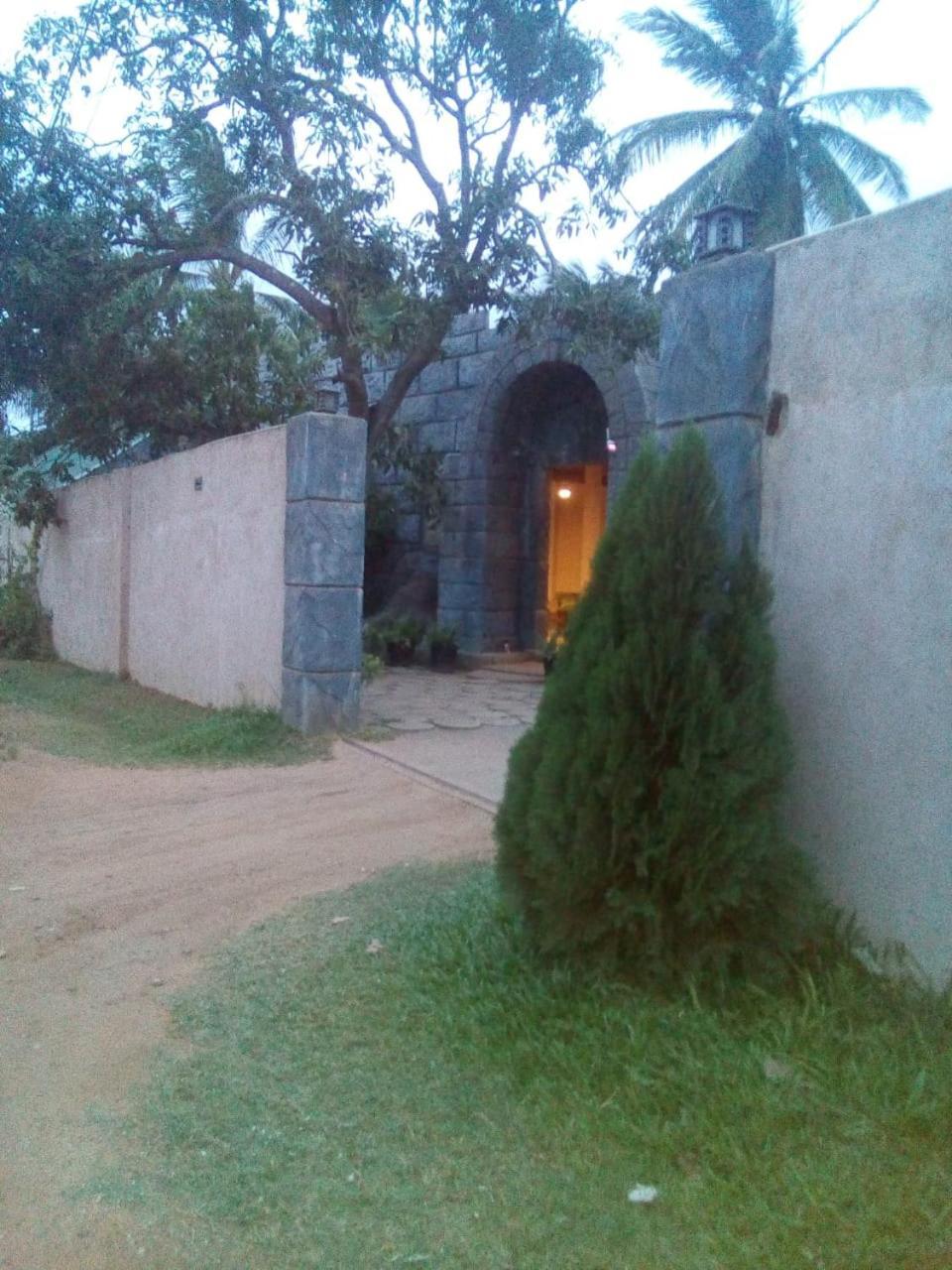 Isiwara Paura Bugged Apartment Sigiriya Exterior foto